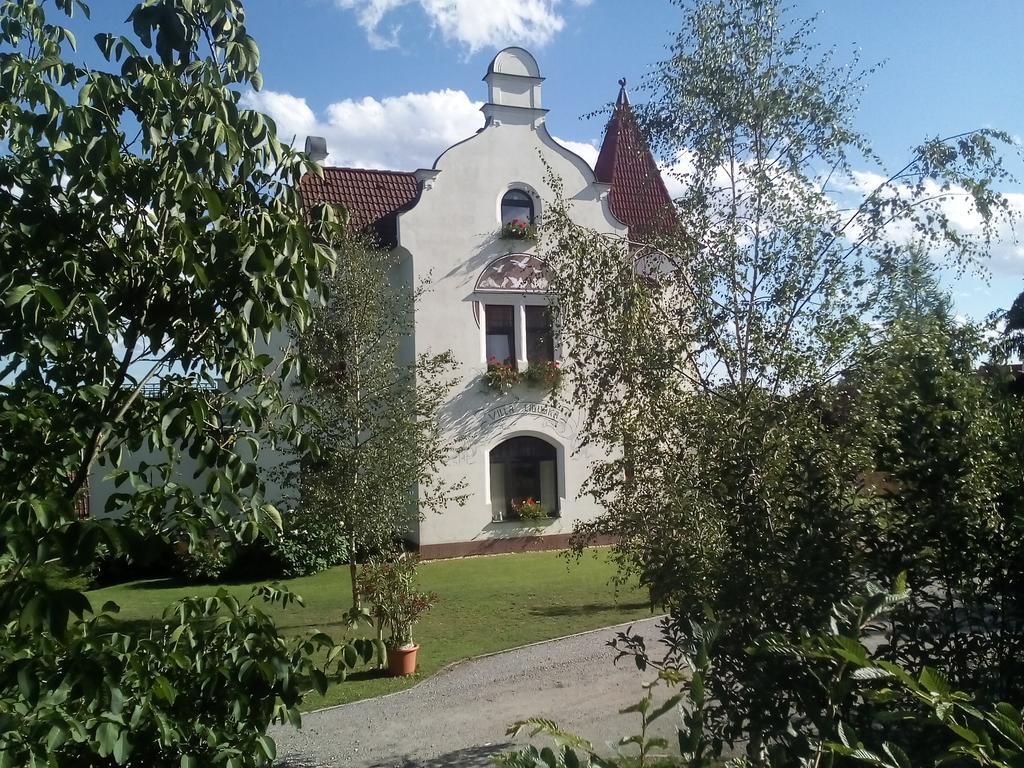 Villa Liduska S Kavarnou Bechyne Exterior photo